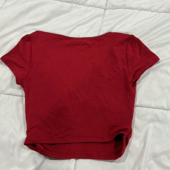 Am selling a red crop top in the size XS I never wear it it’s from garage. - Picture 4 of 4